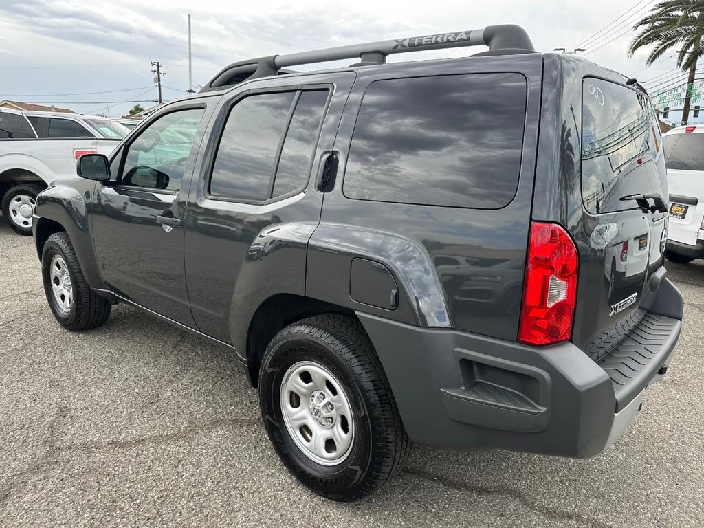 Nissan Xterra Vehicle Full-screen Gallery Image 09