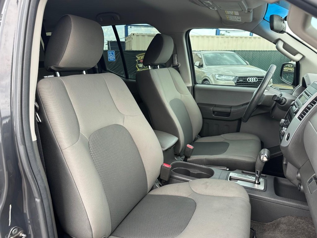 Nissan Xterra Vehicle Full-screen Gallery Image 22