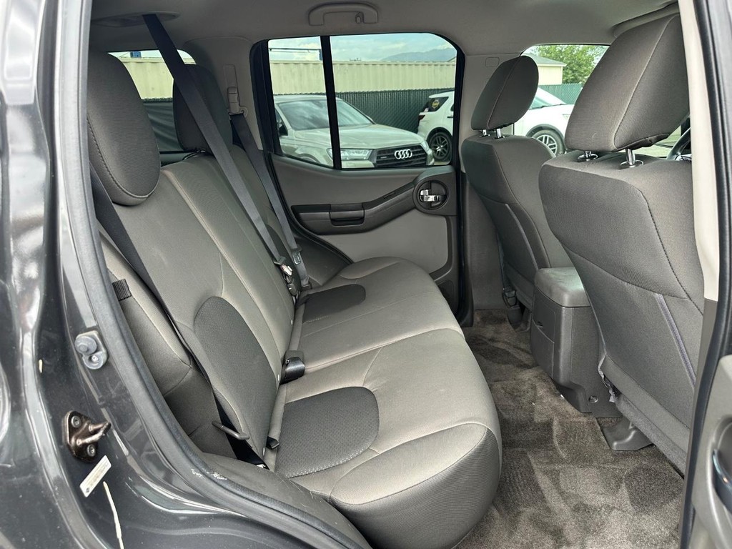 Nissan Xterra Vehicle Full-screen Gallery Image 28