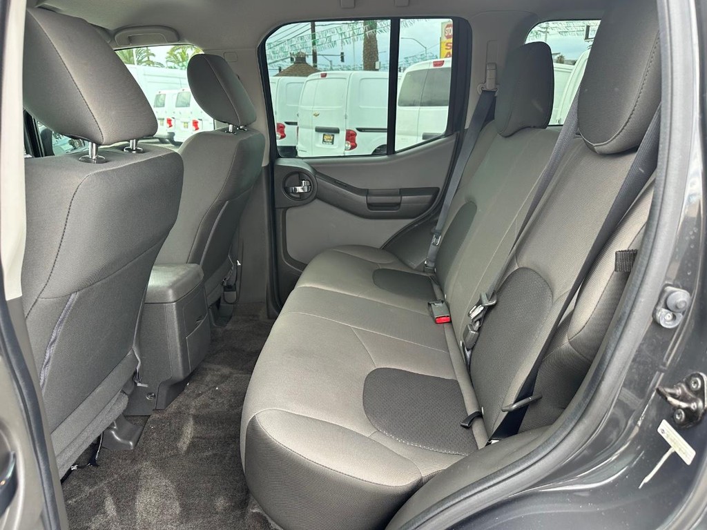 Nissan Xterra Vehicle Full-screen Gallery Image 30