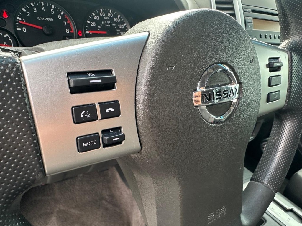 2015 Nissan Xterra photo 2