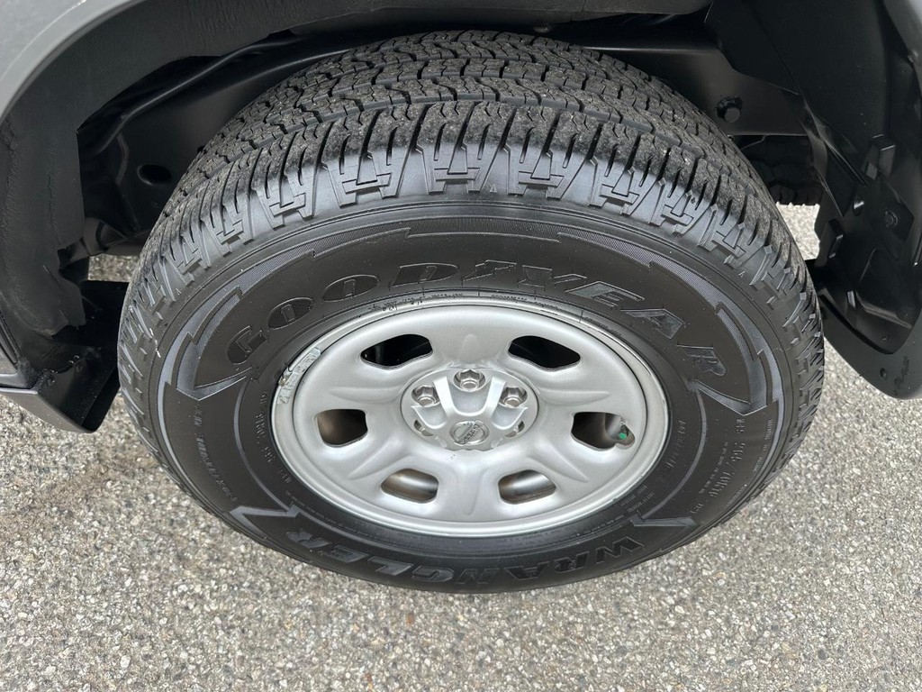 Nissan Xterra Vehicle Full-screen Gallery Image 36