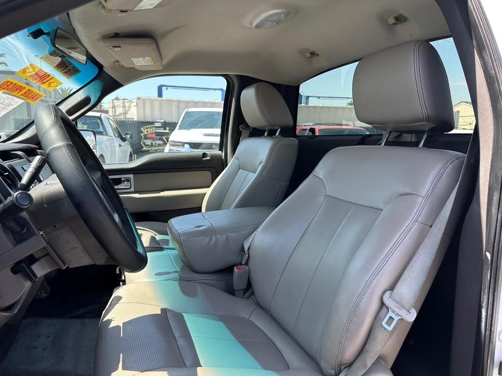 Ford F-150 Vehicle Full-screen Gallery Image 18