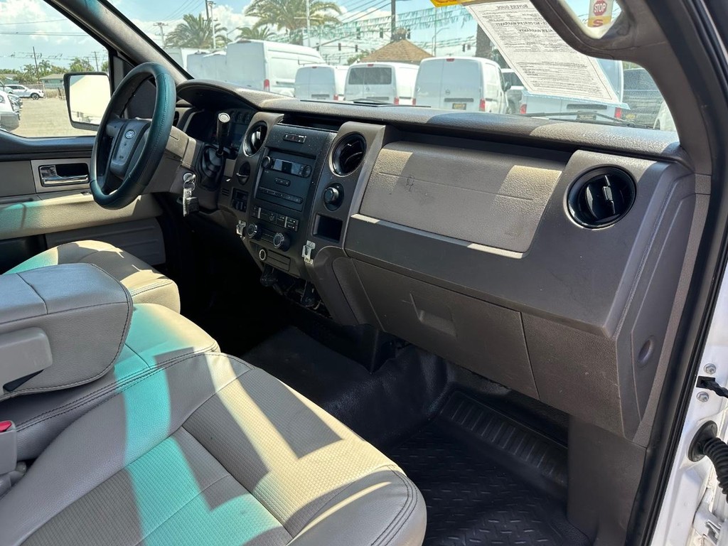 Ford F-150 Vehicle Full-screen Gallery Image 20