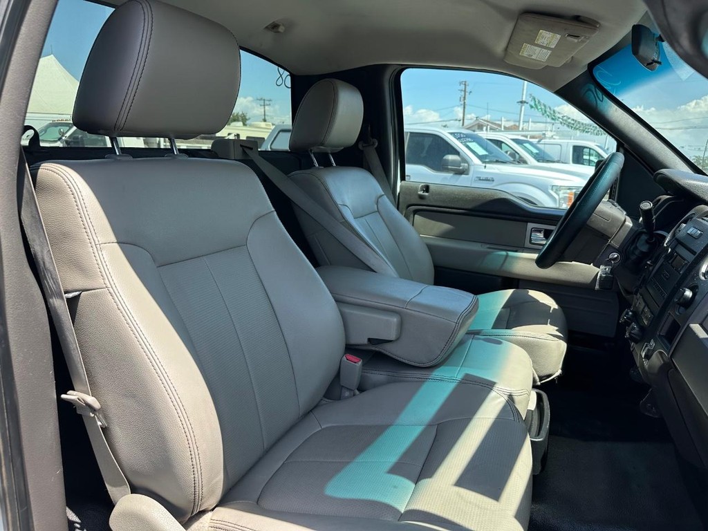 Ford F-150 Vehicle Full-screen Gallery Image 22