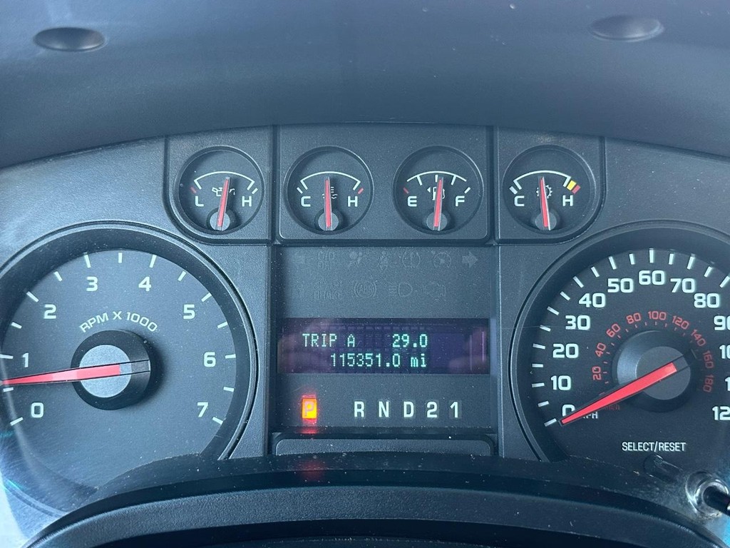 Ford F-150 Vehicle Full-screen Gallery Image 27