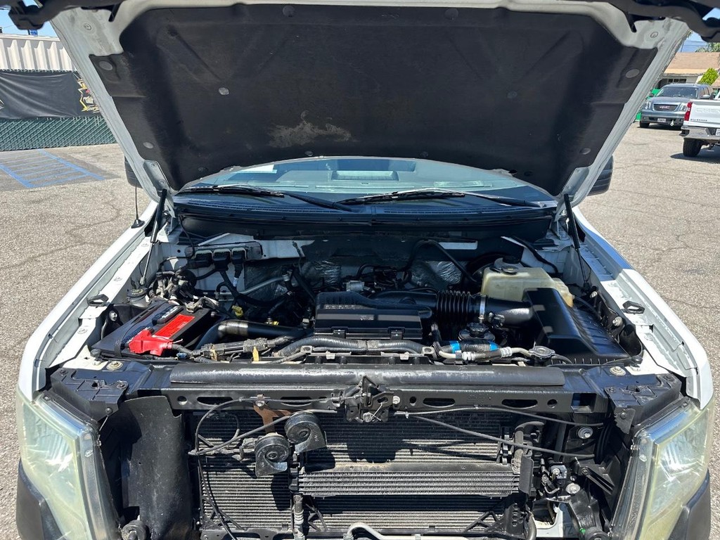 Ford F-150 Vehicle Full-screen Gallery Image 30