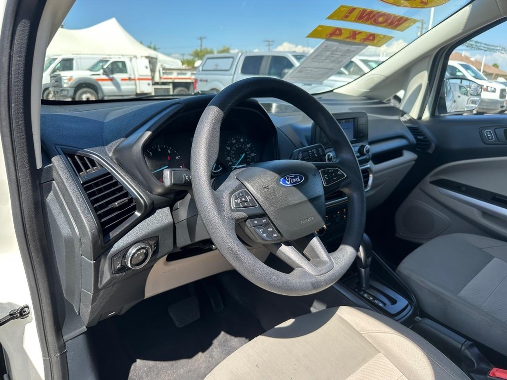 Ford EcoSport Vehicle Full-screen Gallery Image 15