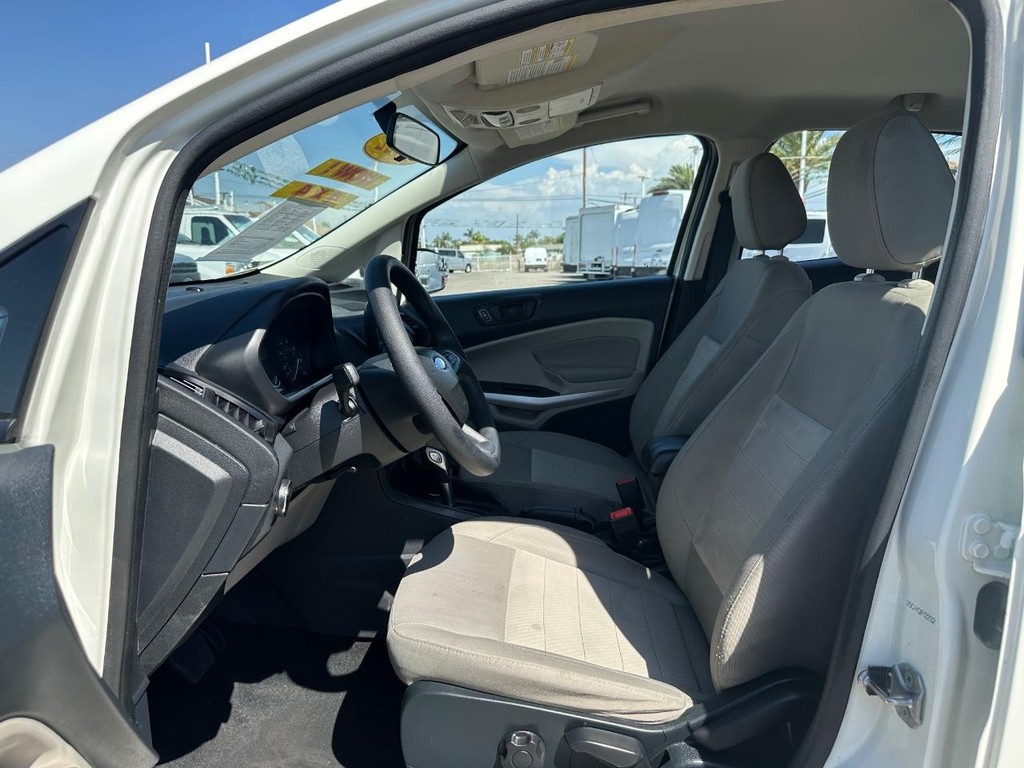 Ford EcoSport Vehicle Full-screen Gallery Image 16