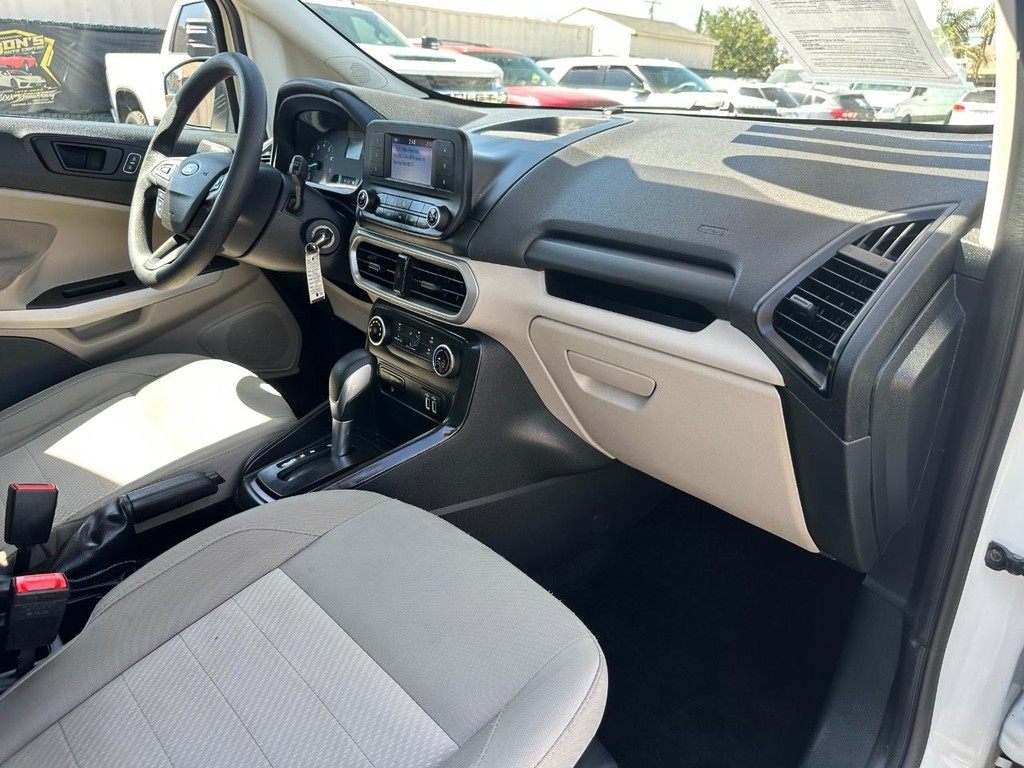 Ford EcoSport Vehicle Full-screen Gallery Image 19