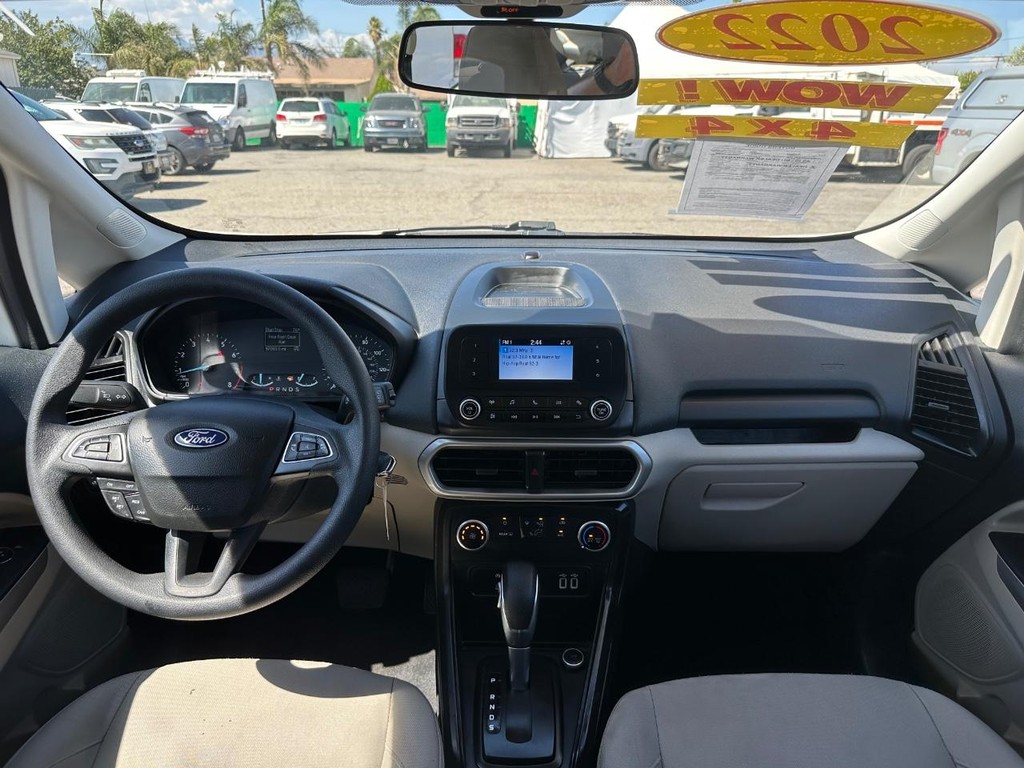 Ford EcoSport Vehicle Full-screen Gallery Image 22