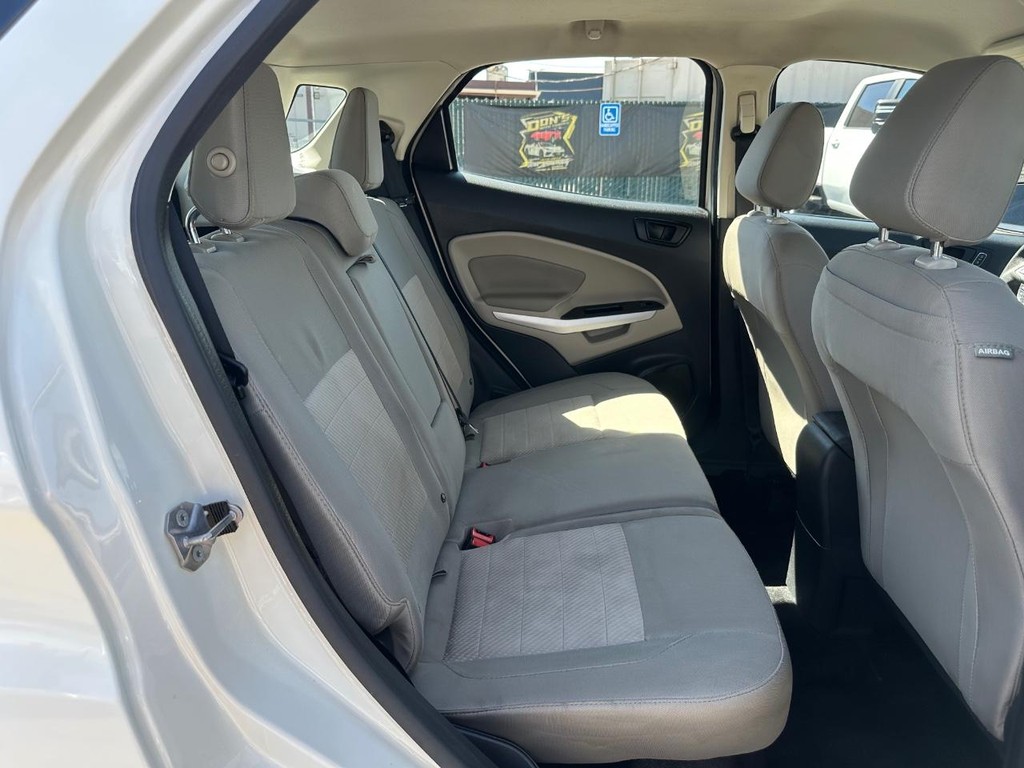 Ford EcoSport Vehicle Full-screen Gallery Image 28