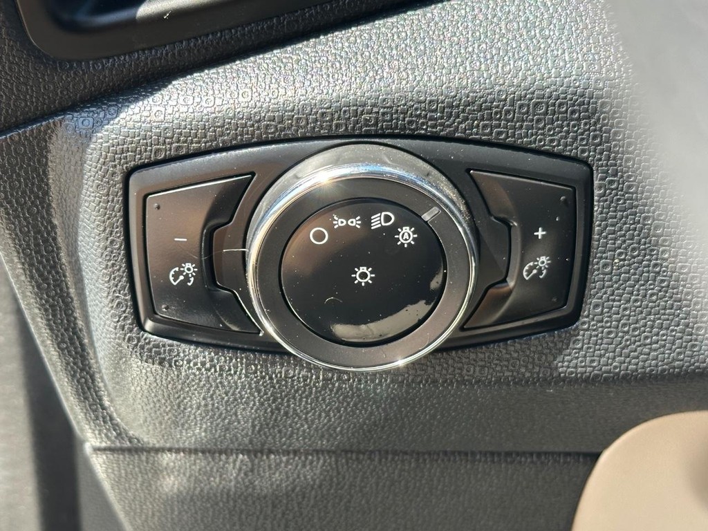 Ford EcoSport Vehicle Full-screen Gallery Image 32