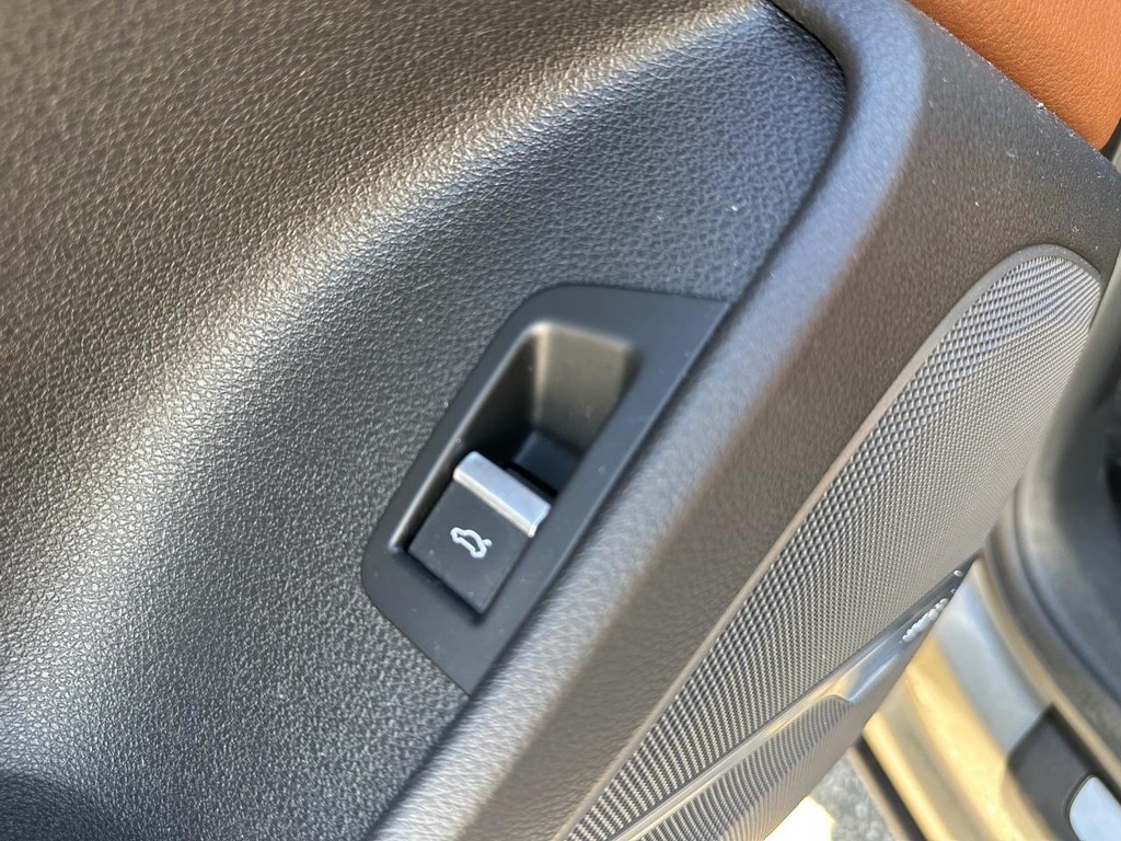 Audi Q7 Vehicle Full-screen Gallery Image 42