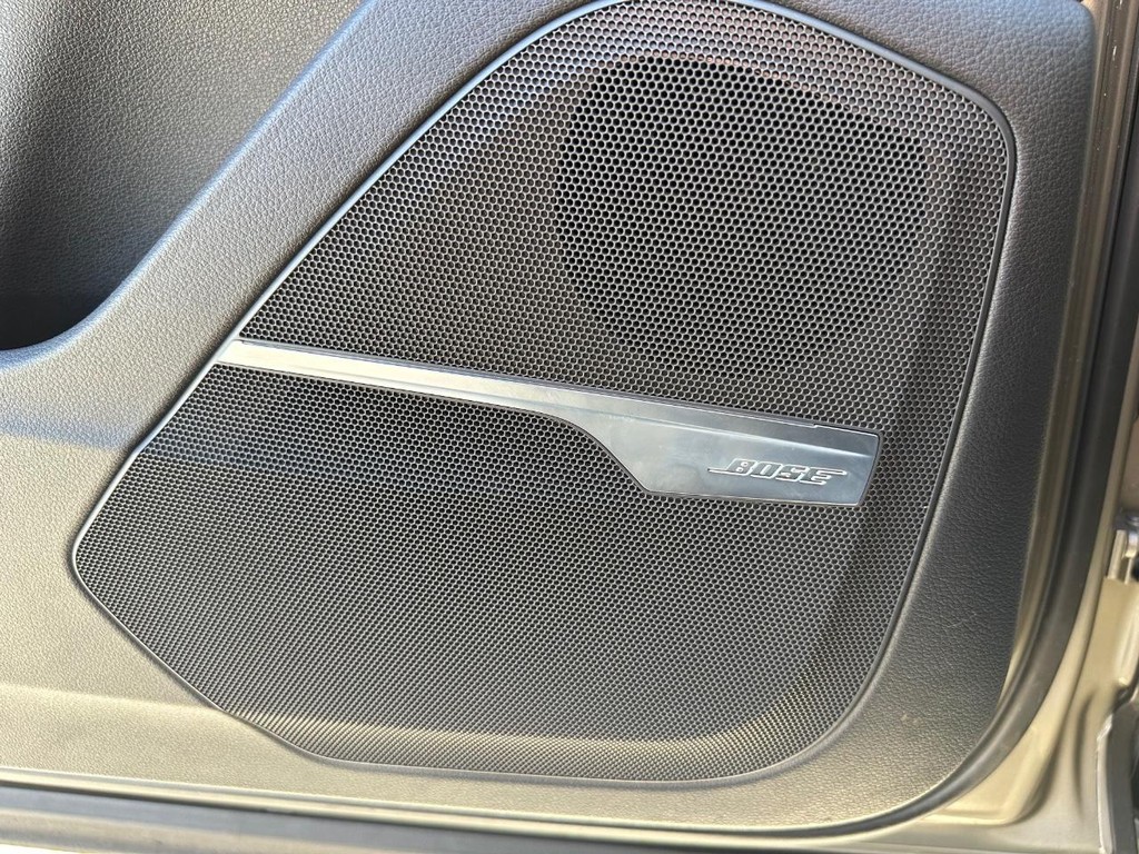 Audi Q7 Vehicle Full-screen Gallery Image 43