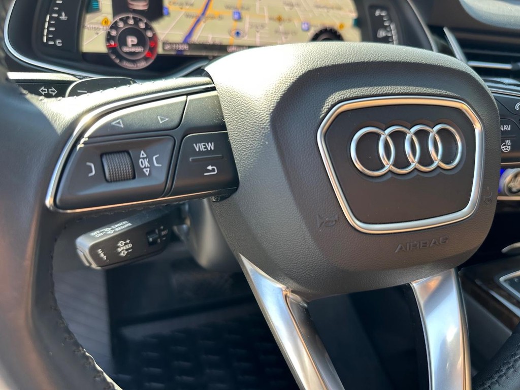 Audi Q7 Vehicle Full-screen Gallery Image 44