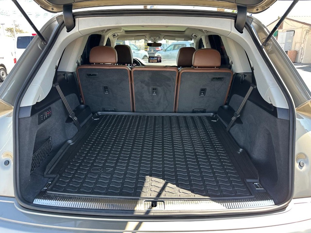 Audi Q7 Vehicle Full-screen Gallery Image 60