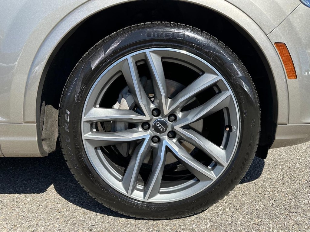 Audi Q7 Vehicle Full-screen Gallery Image 66