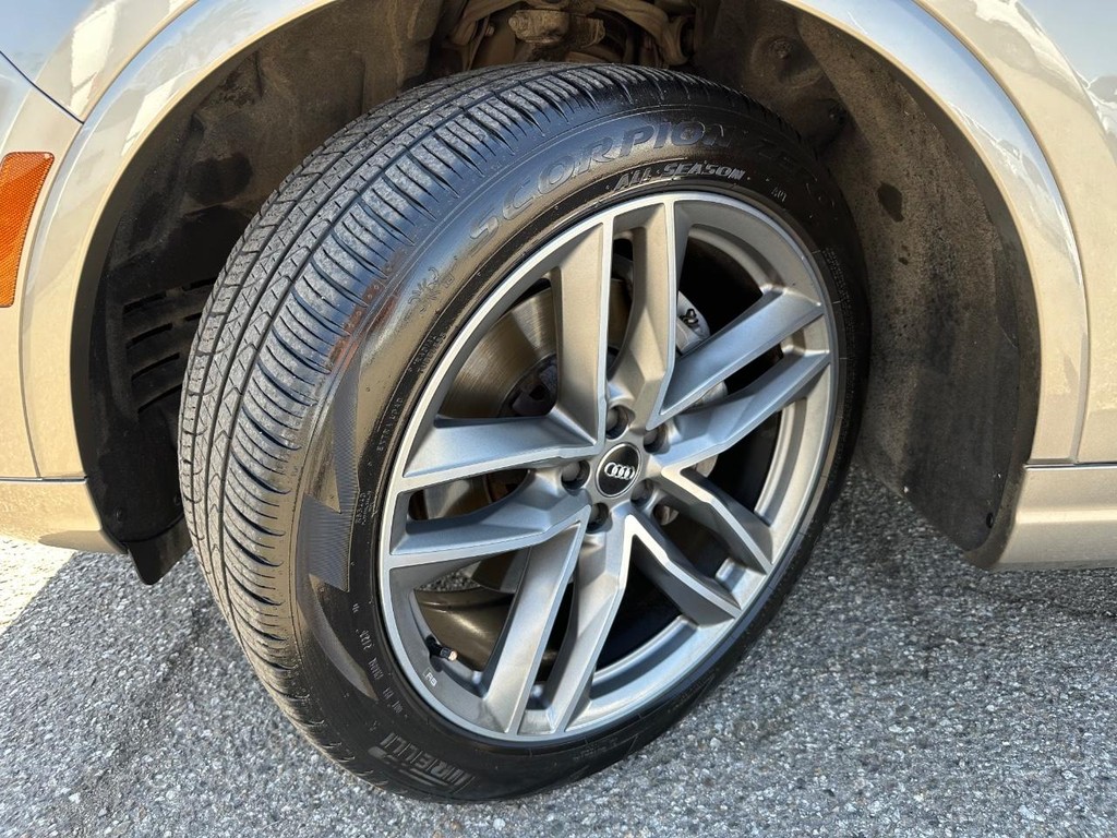 Audi Q7 Vehicle Full-screen Gallery Image 67