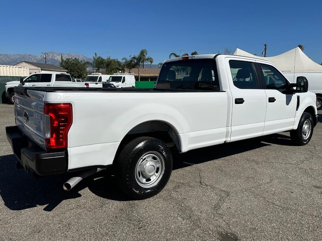Ford F-250 Vehicle Full-screen Gallery Image 06