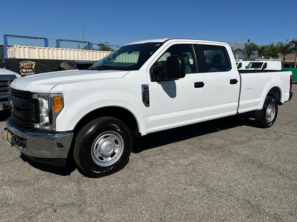 Ford F-250 Vehicle Full-screen Gallery Image 12