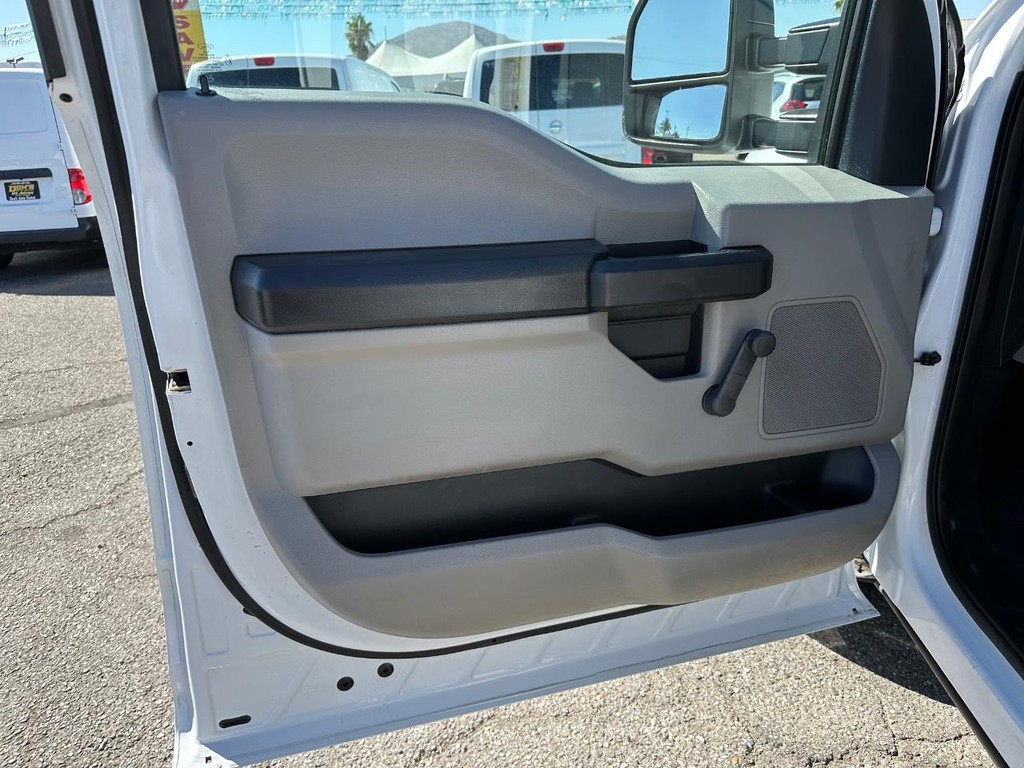 Ford F-250 Vehicle Full-screen Gallery Image 15