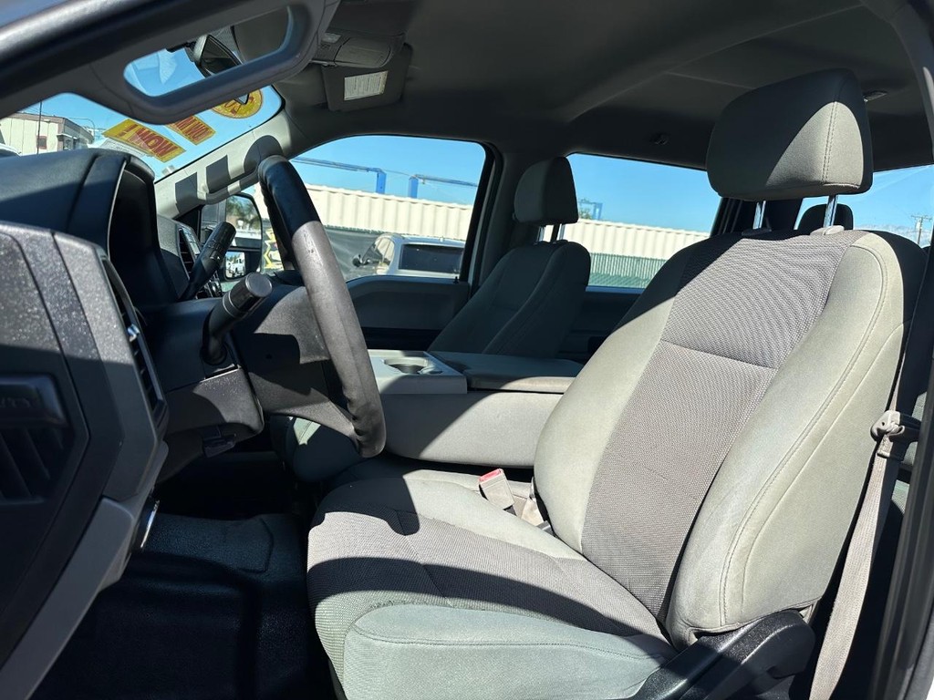 Ford F-250 Vehicle Full-screen Gallery Image 18