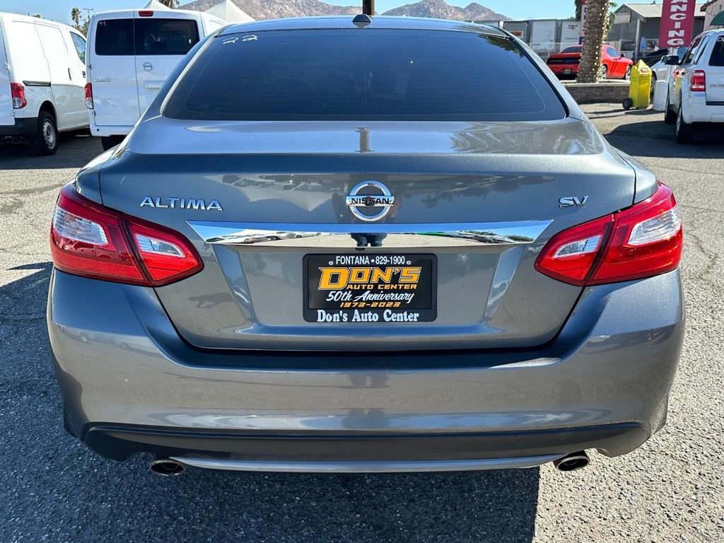 2016 Nissan Altima SV photo 4