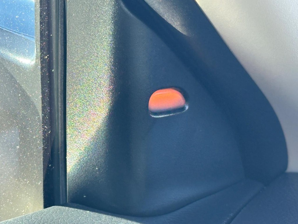 Nissan Altima Vehicle Full-screen Gallery Image 39