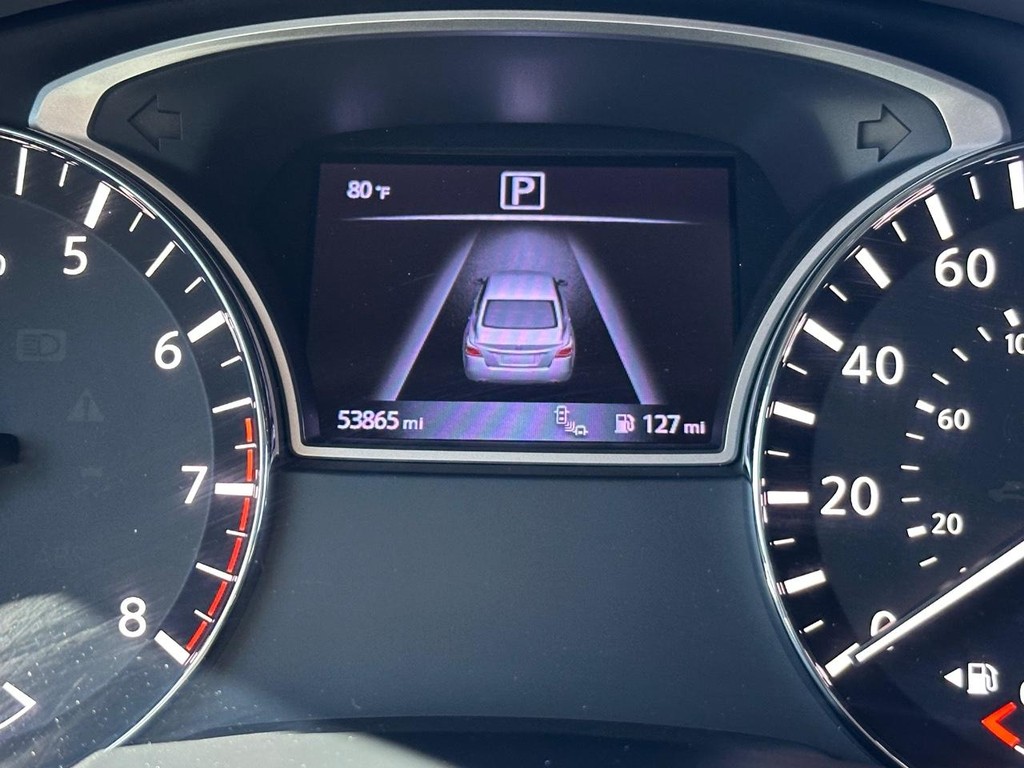 Nissan Altima Vehicle Full-screen Gallery Image 40