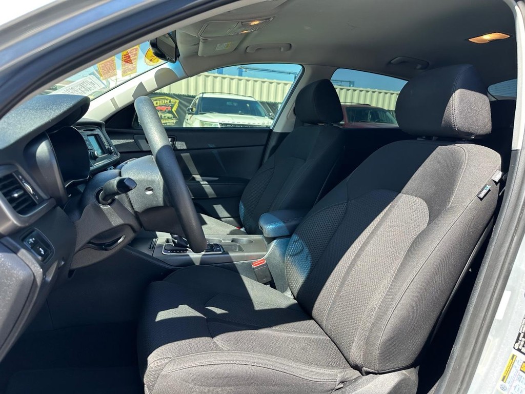 2016 Kia Optima LX photo 16