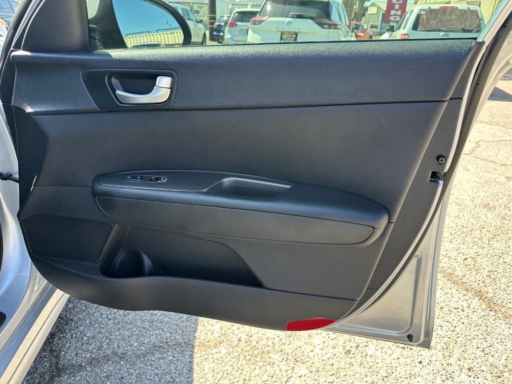 2016 Kia Optima LX photo 17