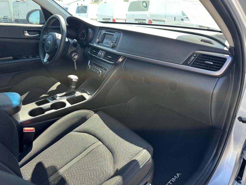 2016 Kia Optima LX photo 18