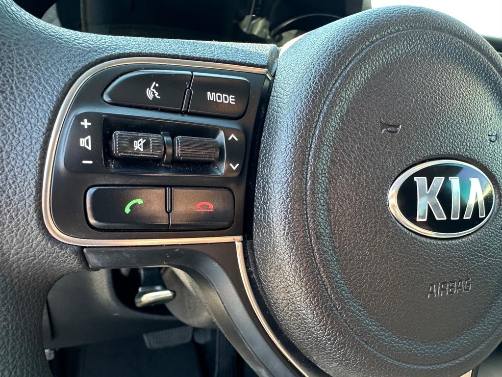 2016 Kia Optima LX photo 32
