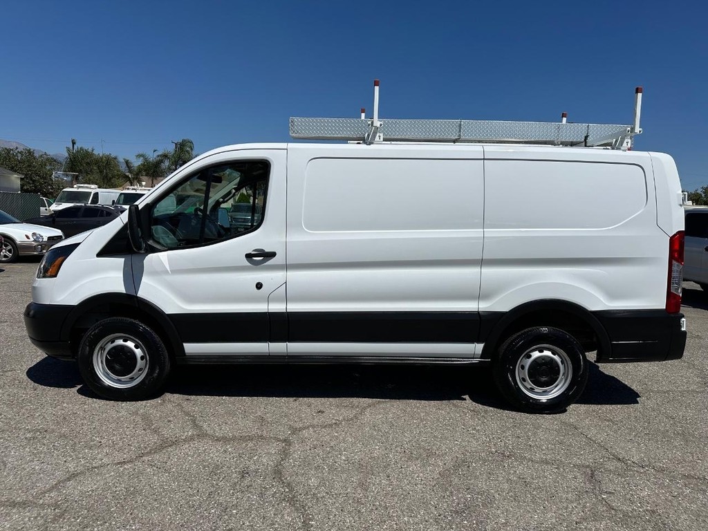 Ford Transit 250 Vehicle Full-screen Gallery Image 12