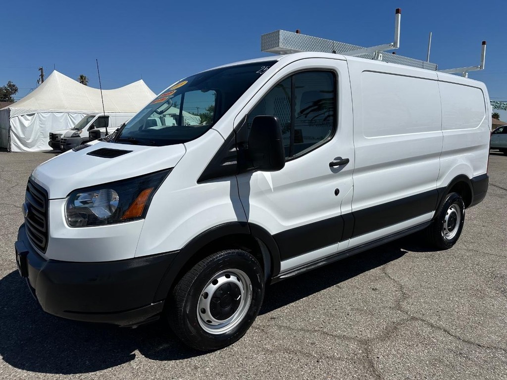 Ford Transit 250 Vehicle Full-screen Gallery Image 13