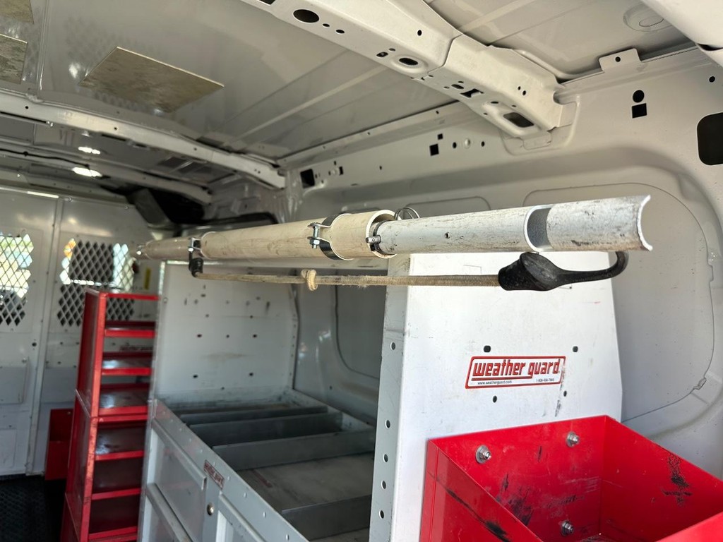 Ford Transit 250 Vehicle Full-screen Gallery Image 22