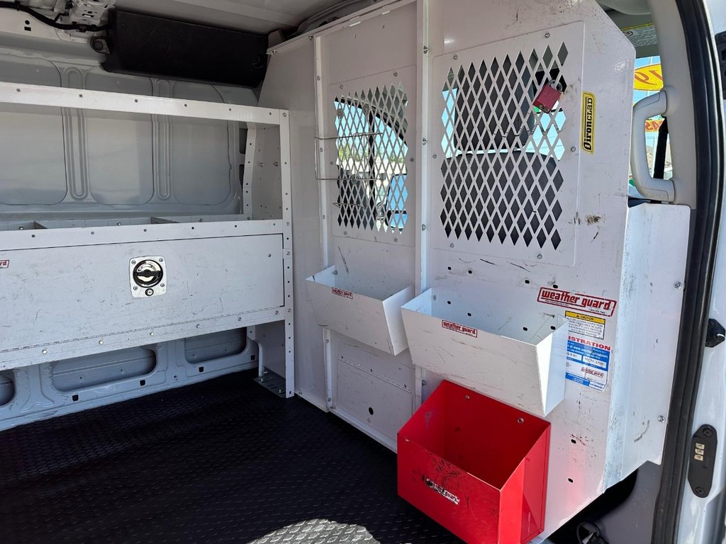 Ford Transit 250 Vehicle Full-screen Gallery Image 24