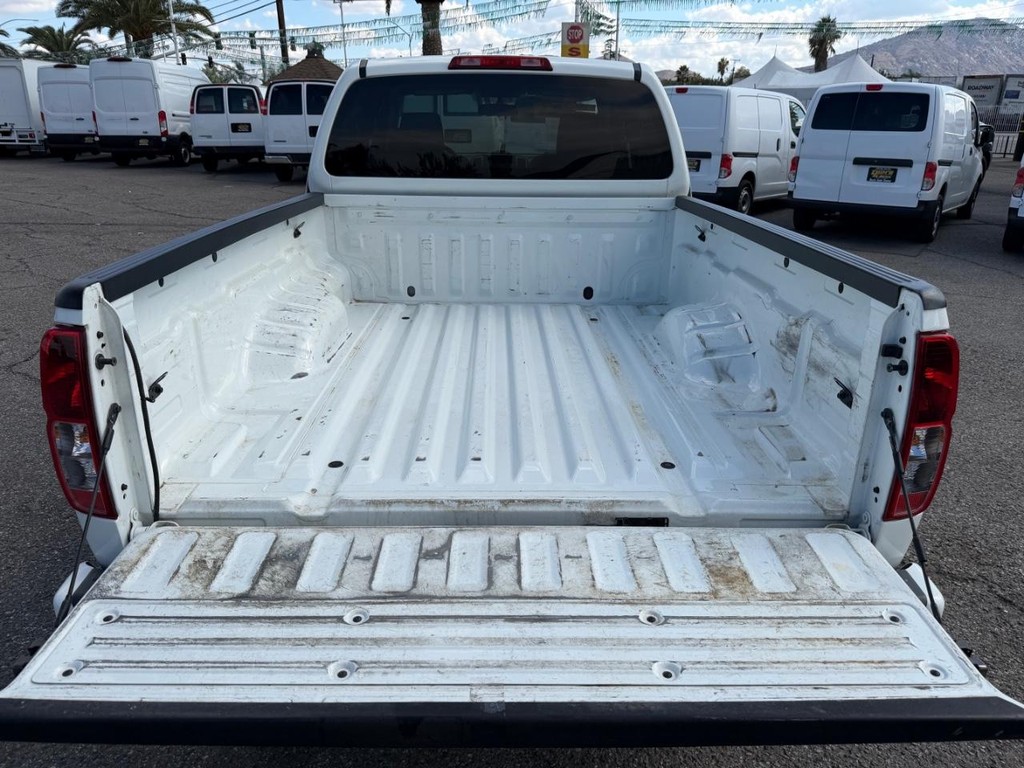 Nissan Frontier Vehicle Full-screen Gallery Image 34