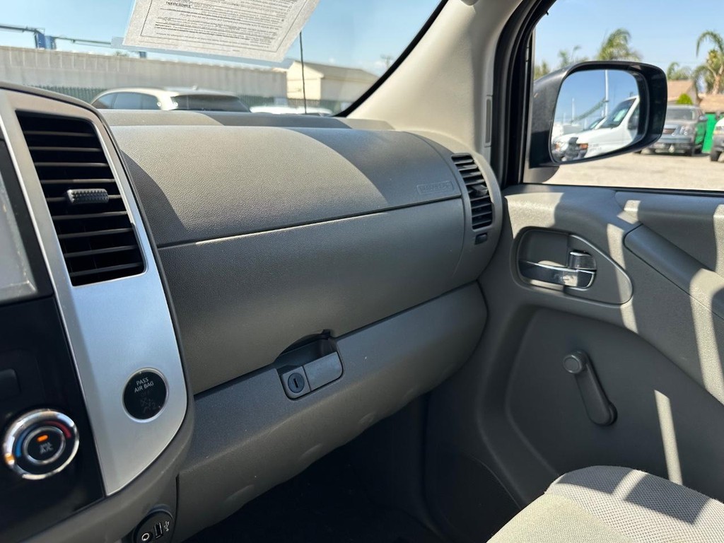 2019 Nissan Frontier King Cab photo 2