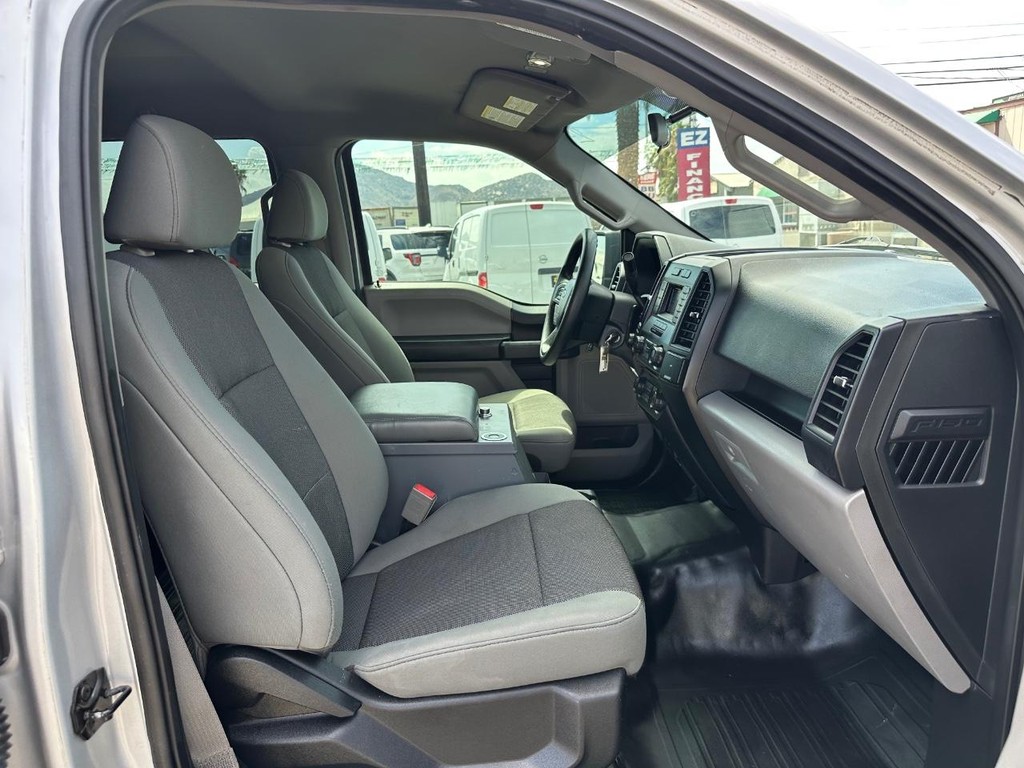 Ford F-150 Vehicle Full-screen Gallery Image 21