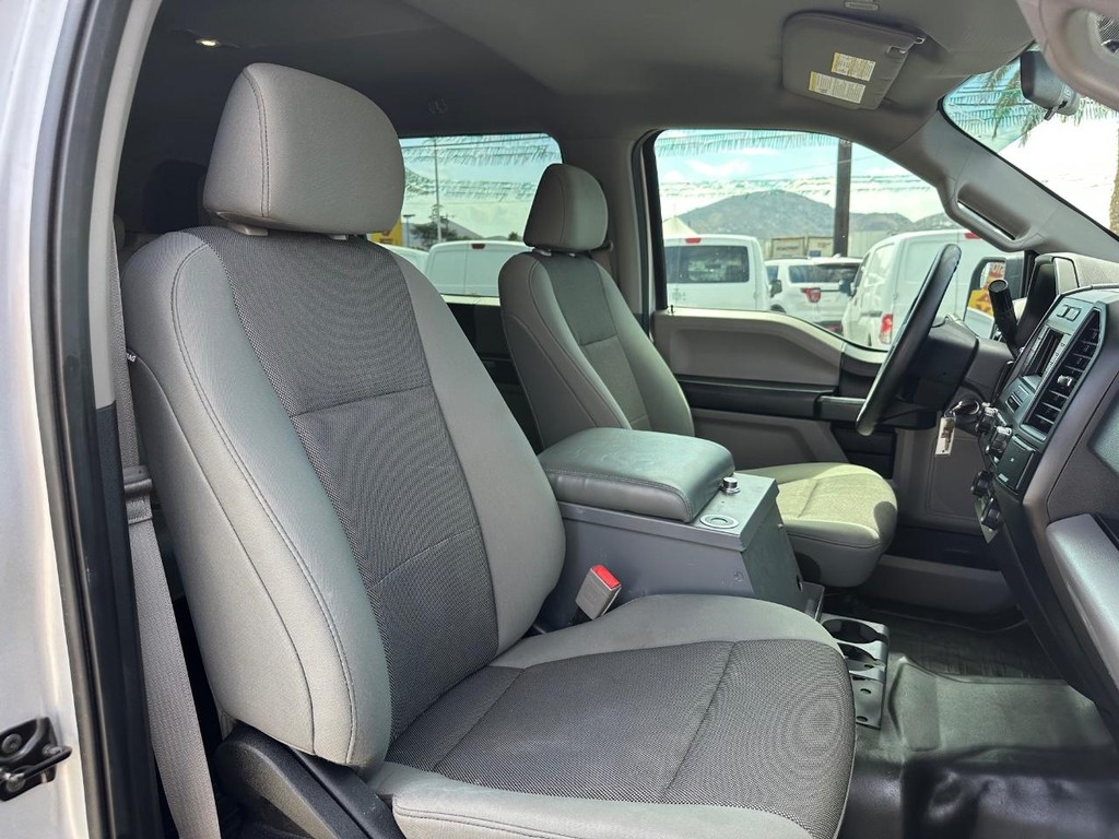 Ford F-150 Vehicle Full-screen Gallery Image 22