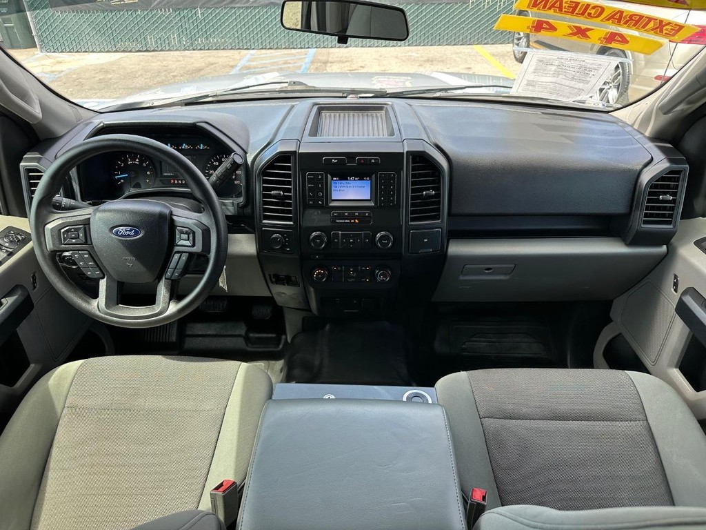 Ford F-150 Vehicle Full-screen Gallery Image 23