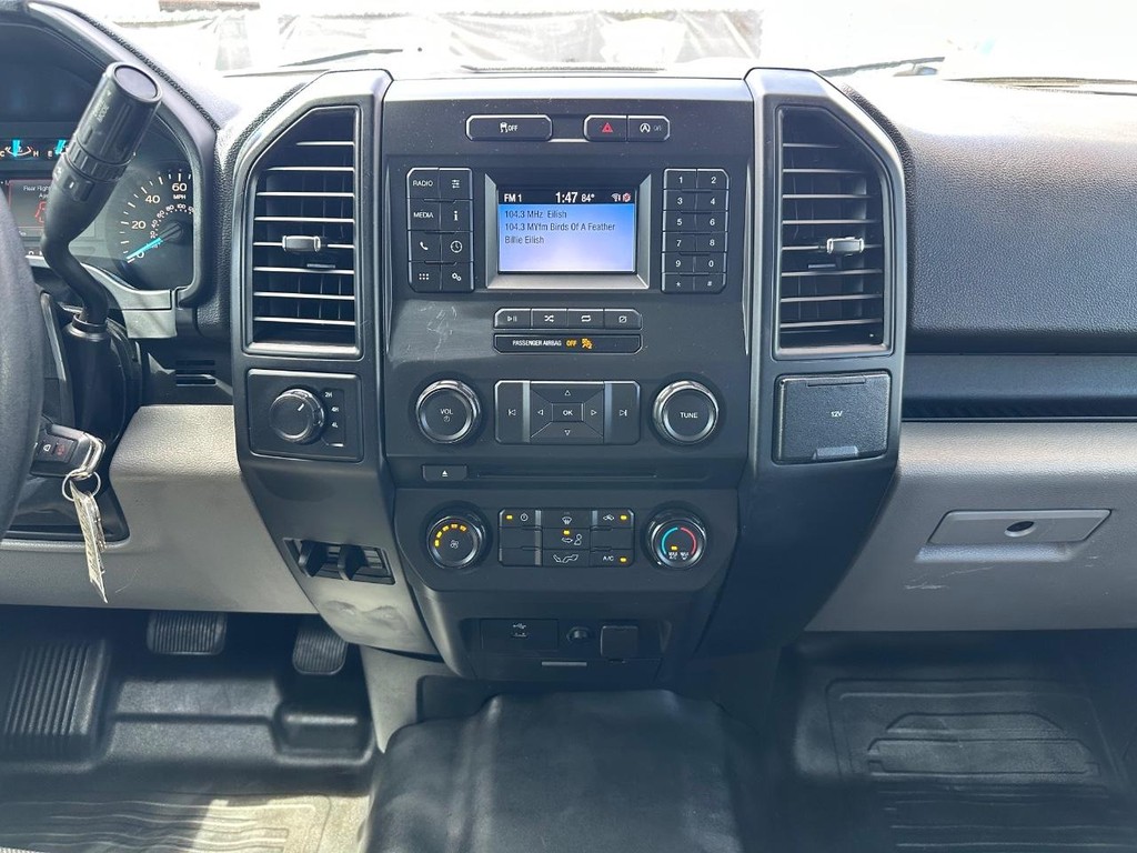 Ford F-150 Vehicle Full-screen Gallery Image 25