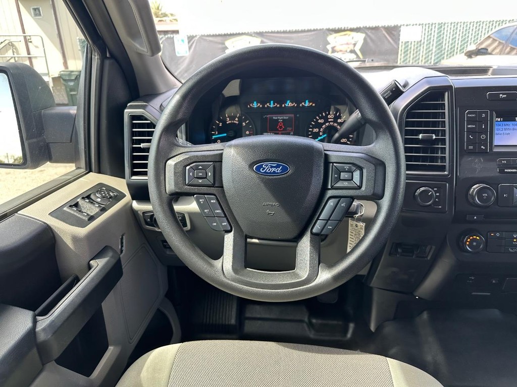 Ford F-150 Vehicle Full-screen Gallery Image 31