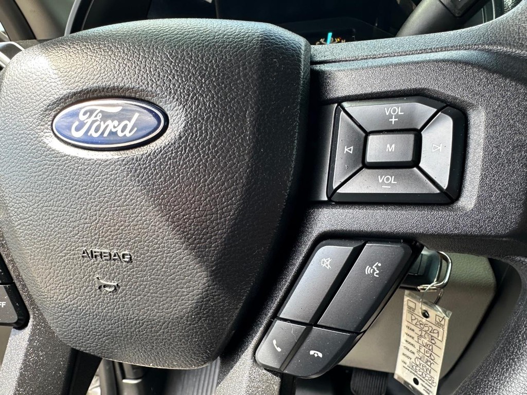 Ford F-150 Vehicle Full-screen Gallery Image 33
