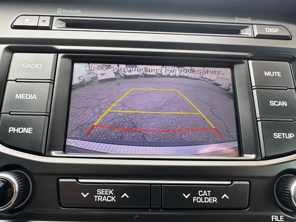 Hyundai Sonata Vehicle Full-screen Gallery Image 38