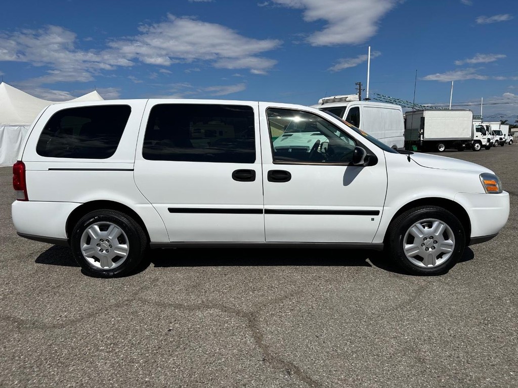 2008 Chevrolet Uplander LS photo 3