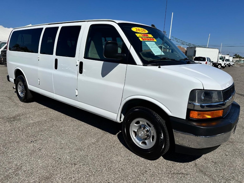 Chevrolet Express 3500 Vehicle Full-screen Gallery Image 03