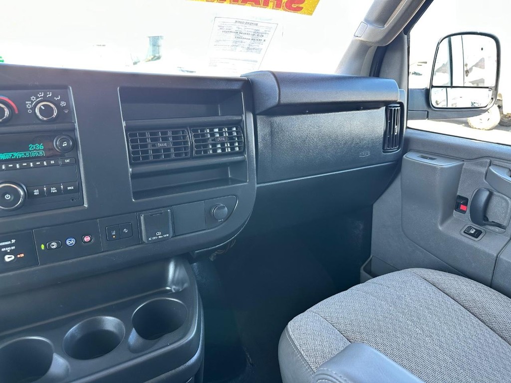 Chevrolet Express 3500 Vehicle Full-screen Gallery Image 27